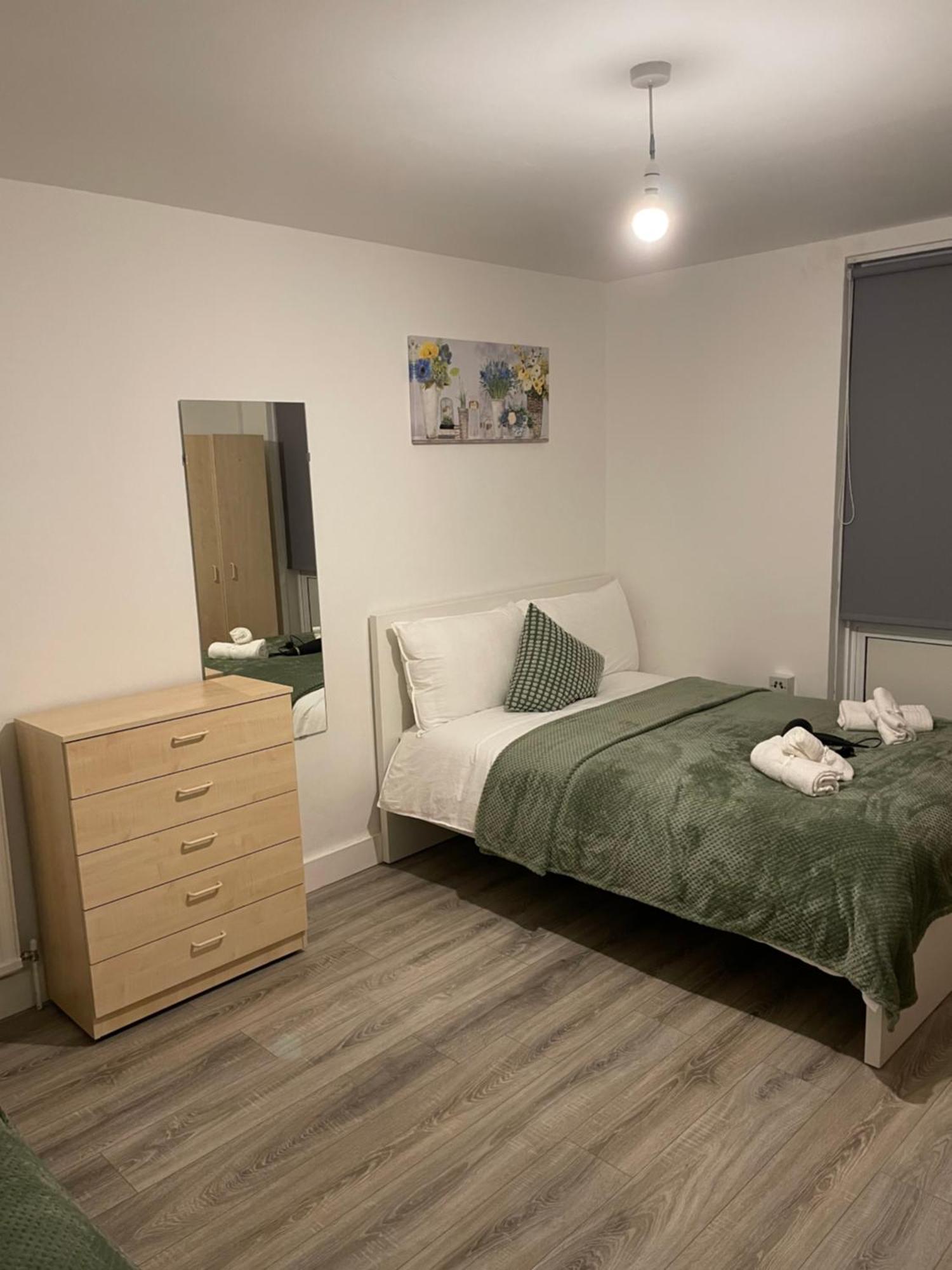 Lovely Triple And Quadruple Rooms In Euston & Square In Central Londres Exterior foto